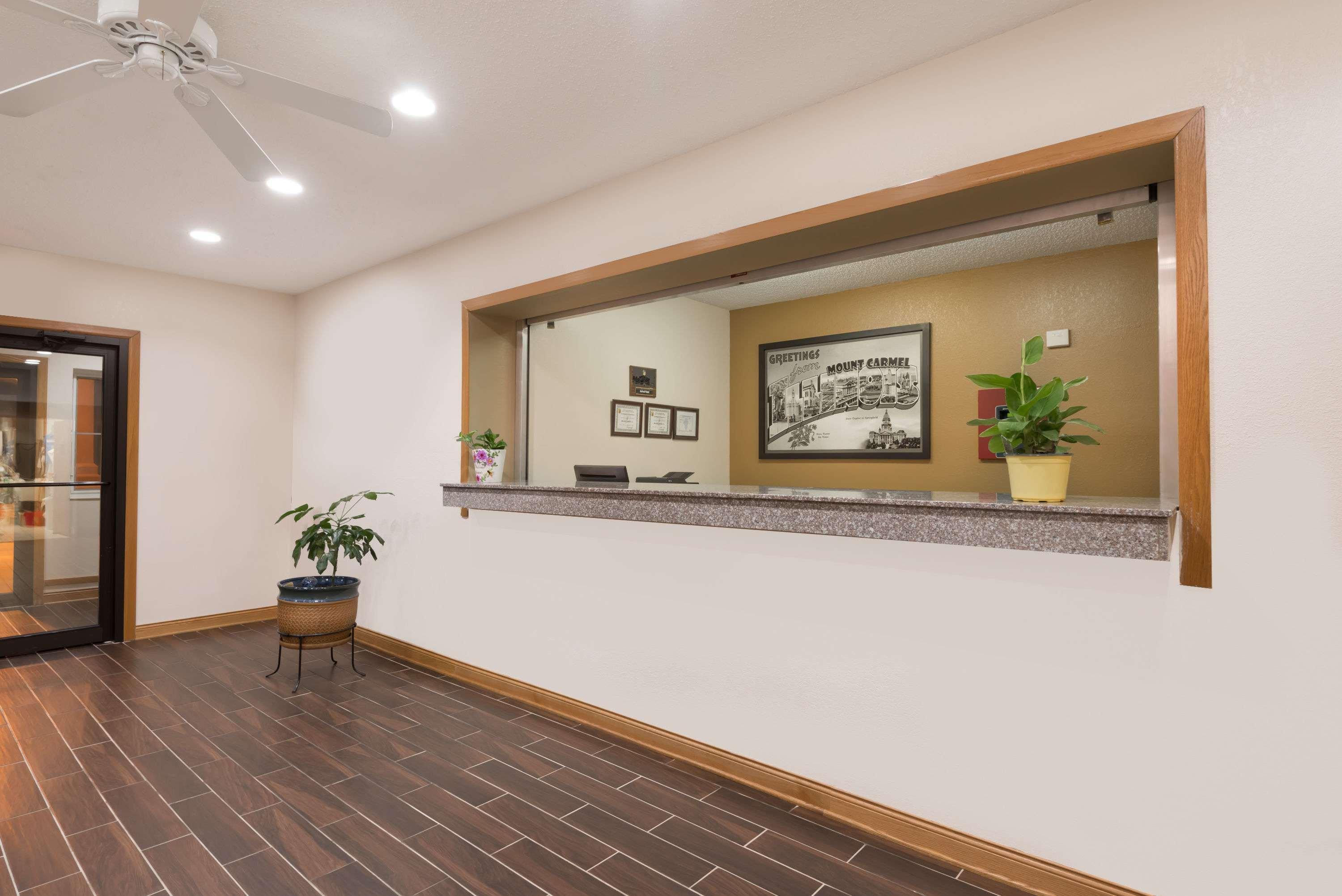 ซูเปอร์ 8 บาย วินด์แฮม เมาน์ คาร์เมล อิลลินอยส์ Hotel Mount Carmel ภายนอก รูปภาพ